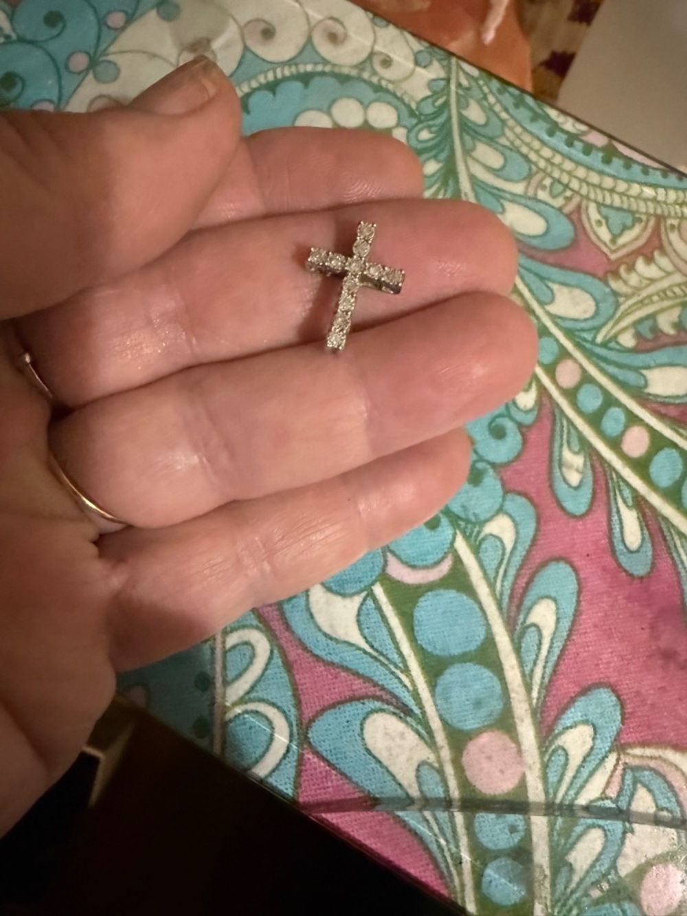 Sterling Silver diamond Cross Pendant - White - Picture 4 of 9